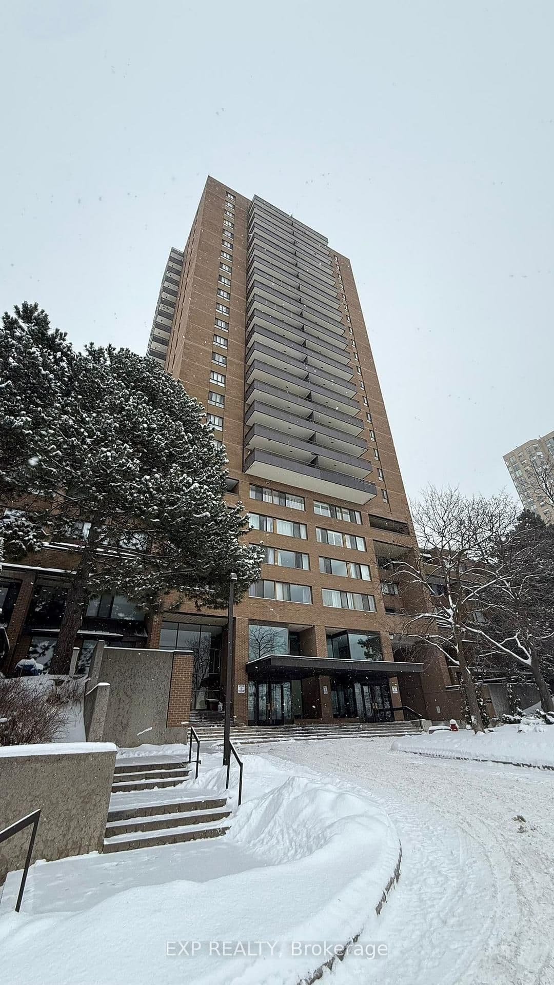 515 St Laurent Boulevard, Unit 633