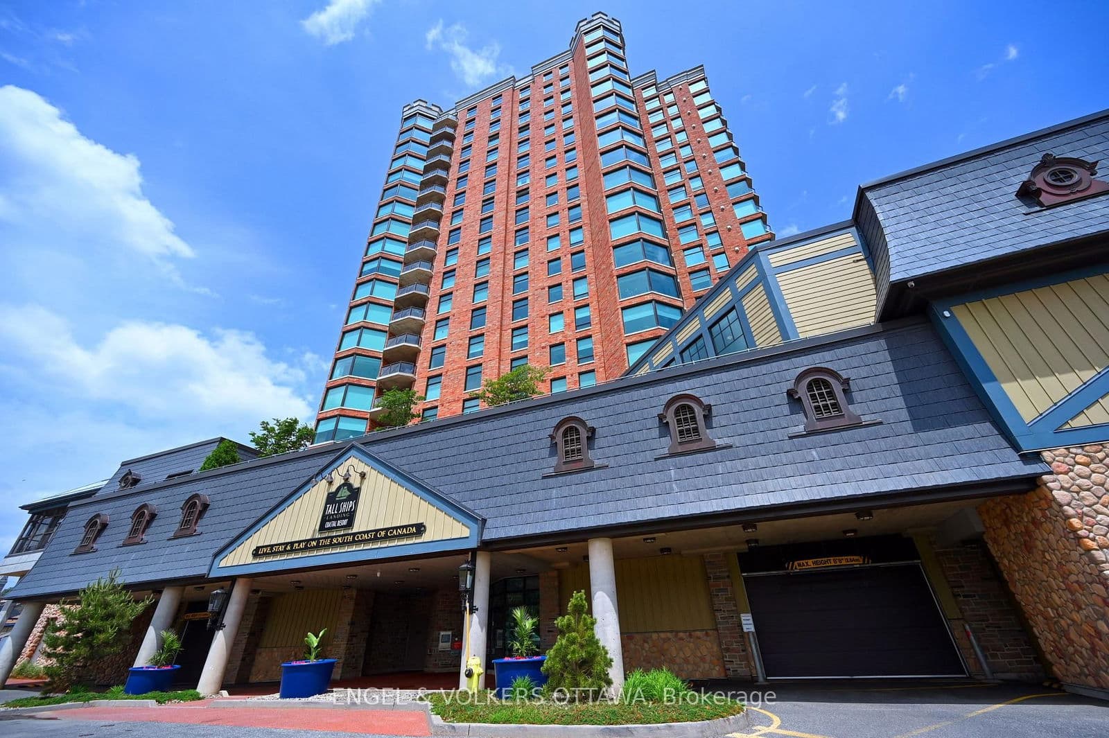 #1802 - 15 St Andrew Street