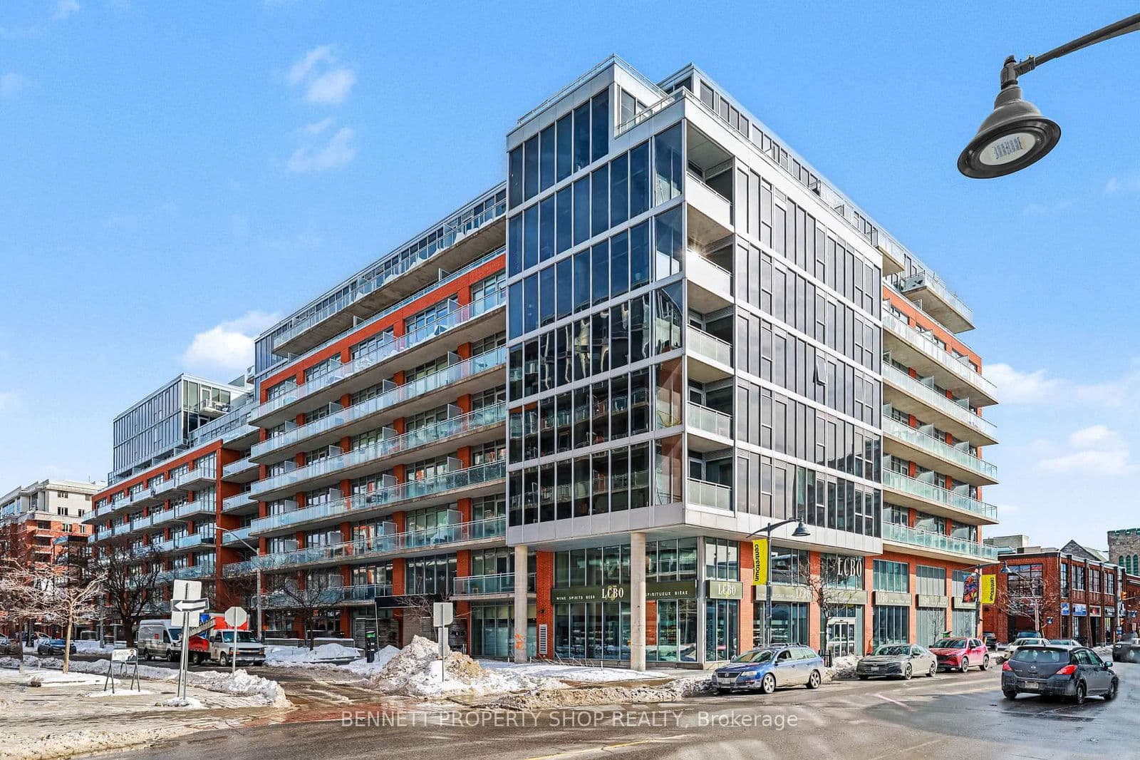 360 McLeod Street, Unit 811