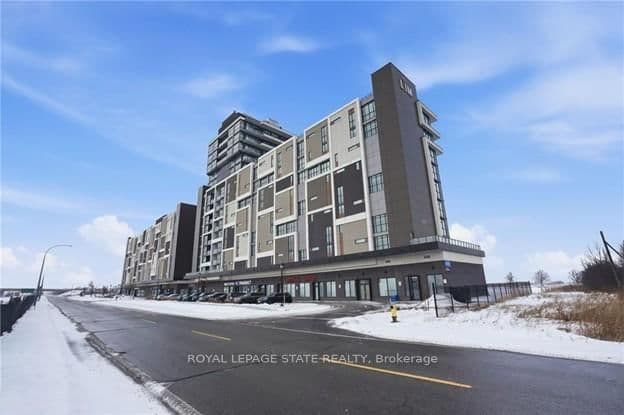 #905 - 550 North Service Road