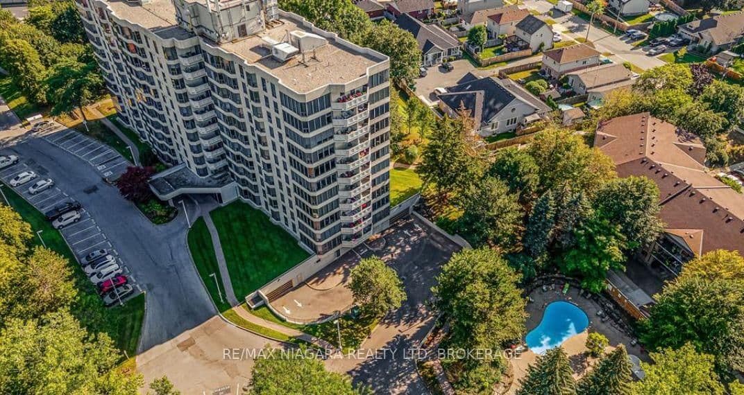 #601 - 81 Scott Street