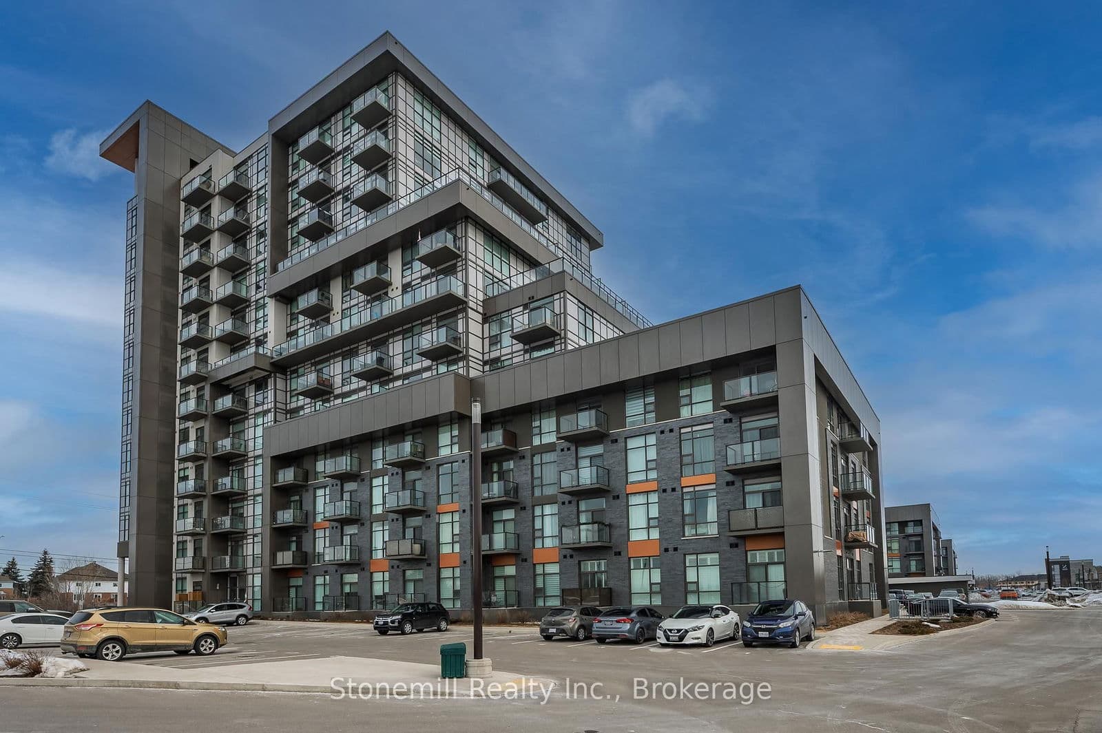 #701 - 450 Dundas Street E
