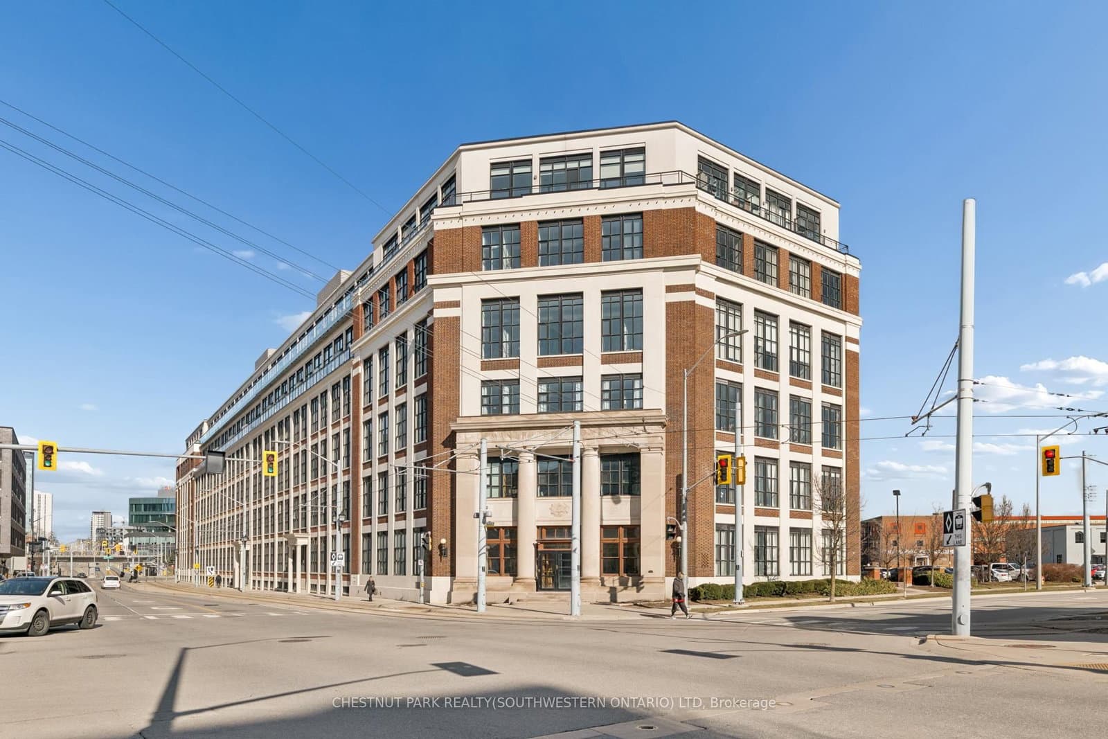 #102 - 410 King Street W