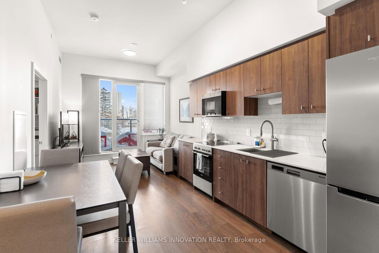 #317 - 15 Wellington Street