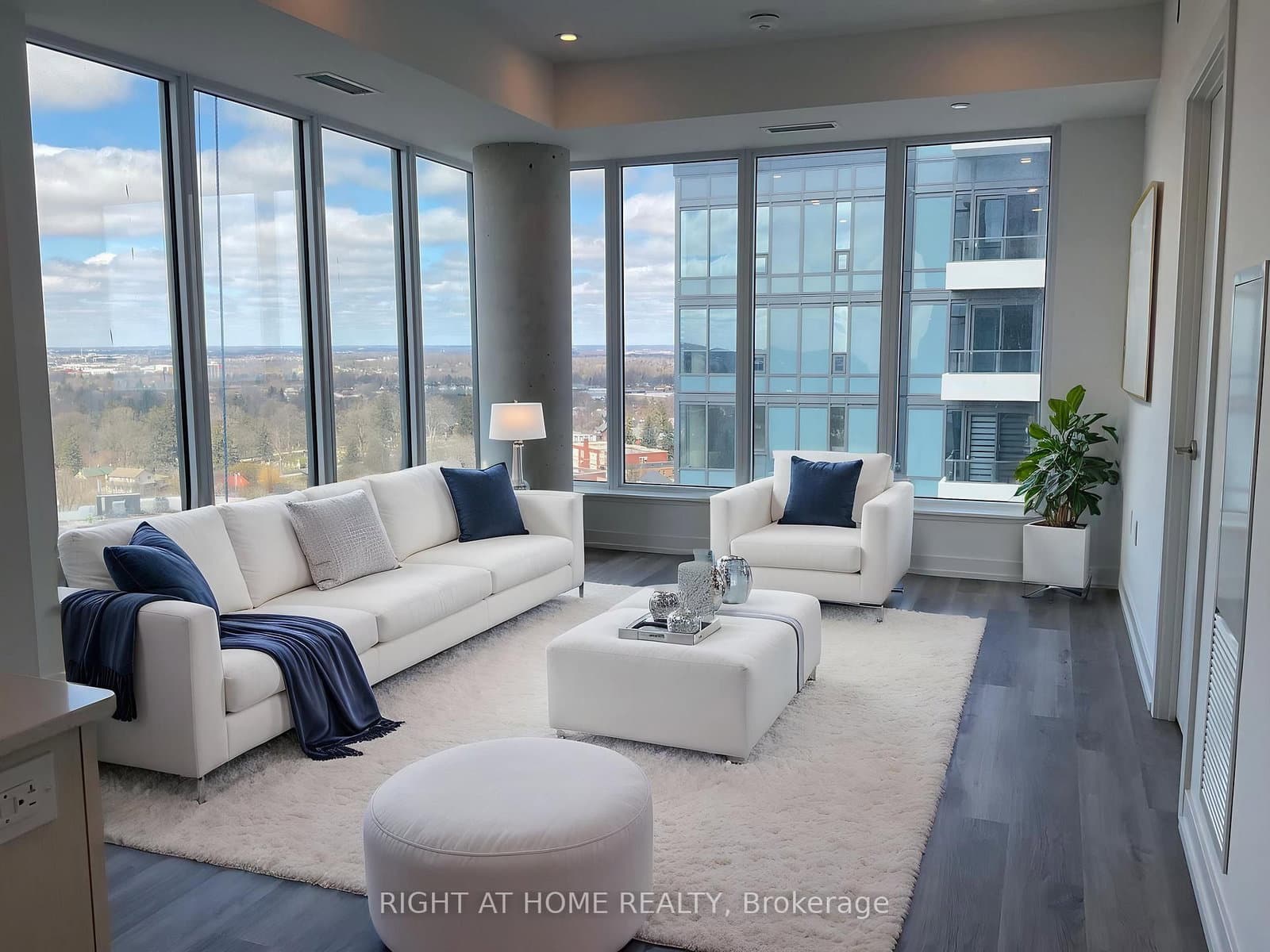 15 Wellington Street, Unit 1812