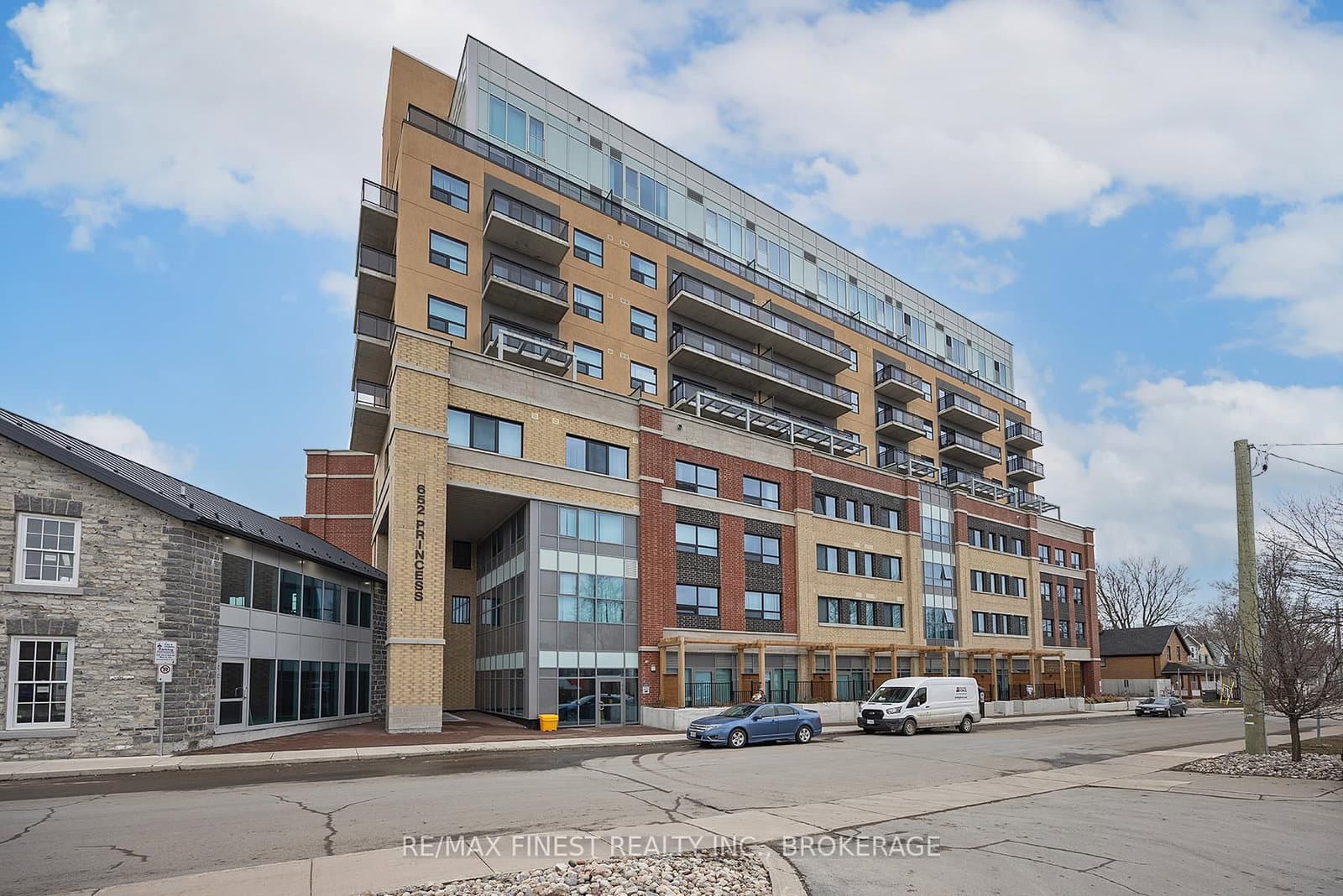 #930 - 652 Princess Street