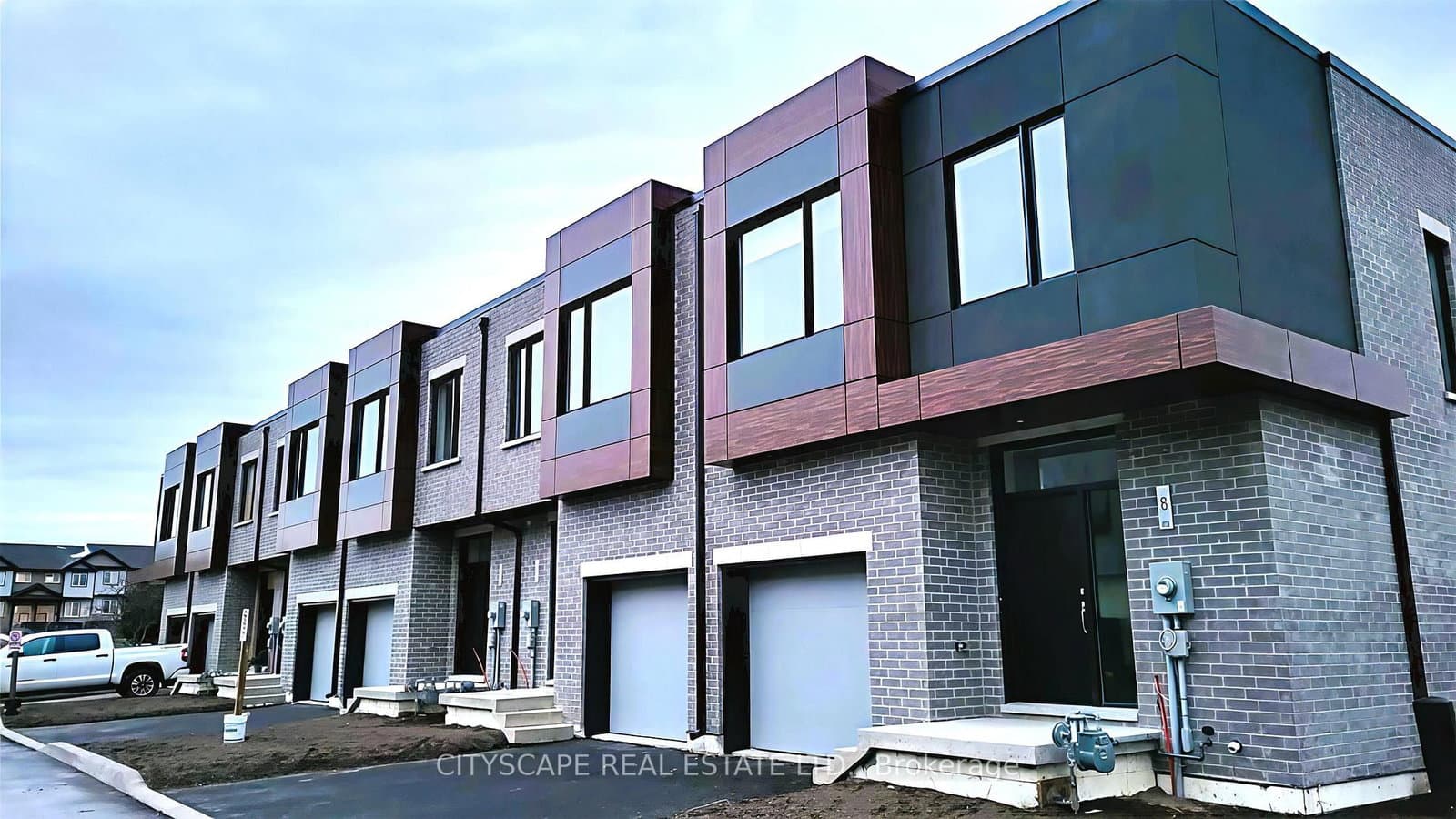 416 Dundas Street S, Unit 13