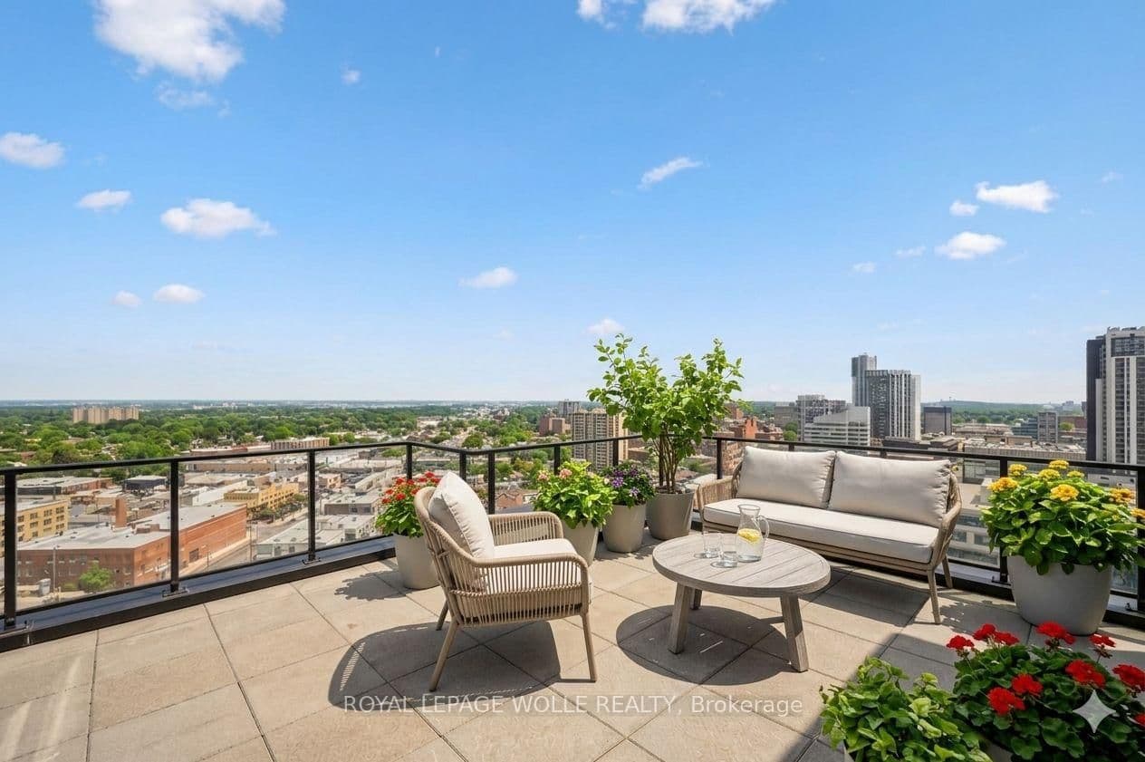 #1904 - 1 Victoria Street S