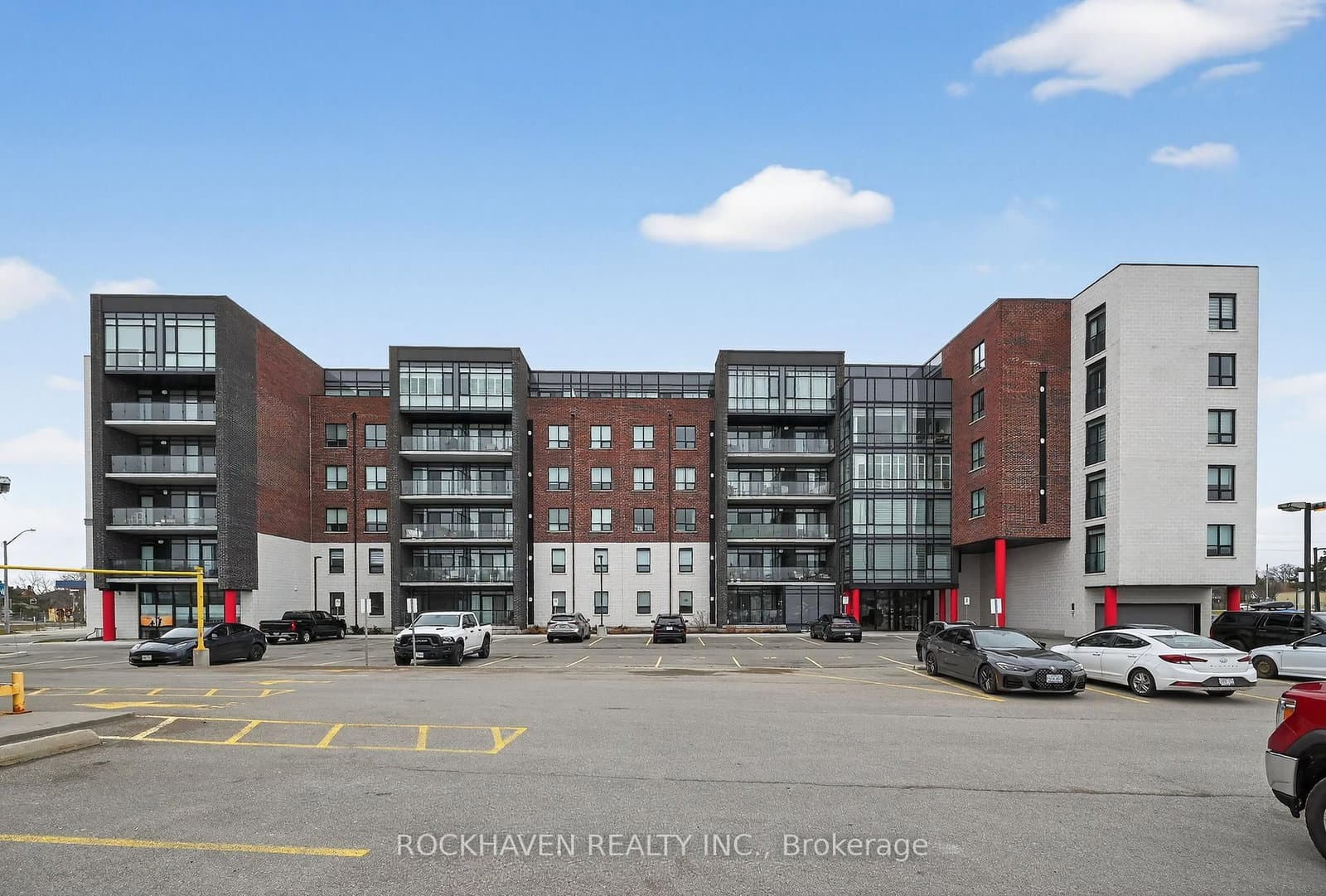 #209 - 5 Hamilton Street N