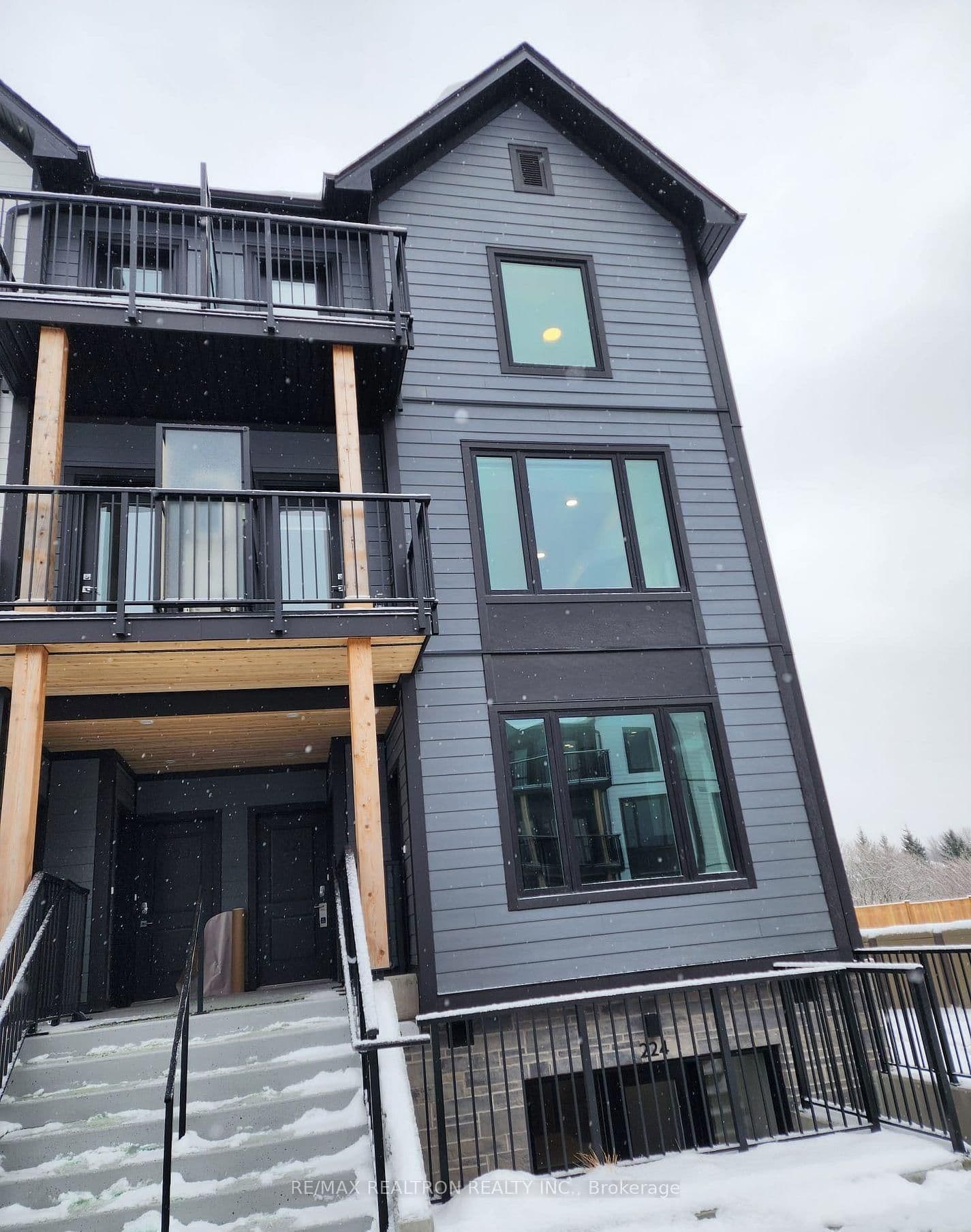 708 Woolwich Street, Unit 222