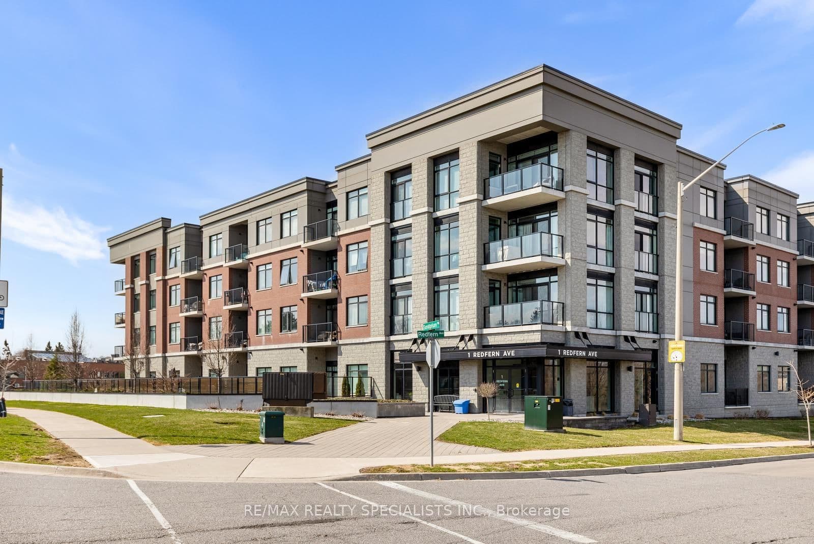 #309 - 1 Redfern Avenue