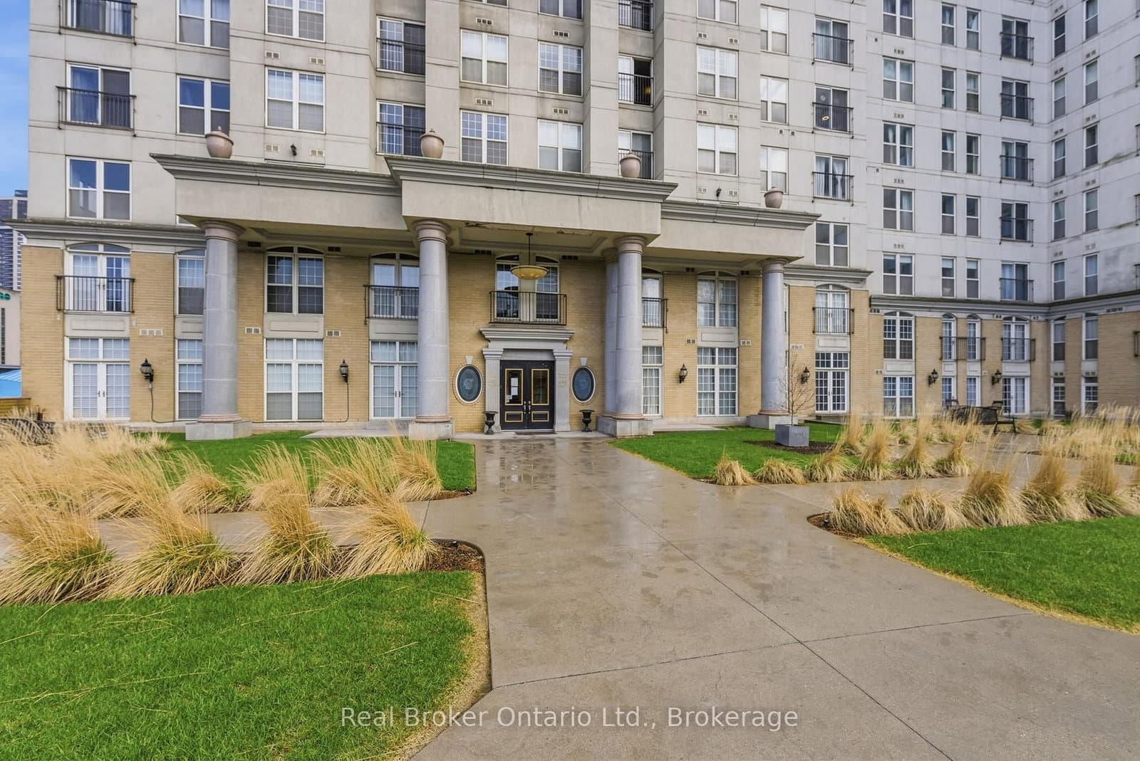 #1204 - 135 James Street S