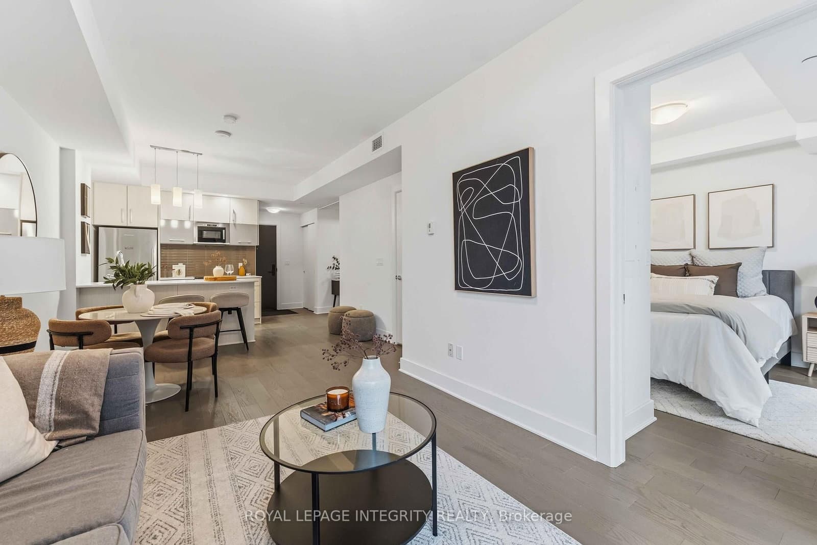 #1007 - 255 Bay Street