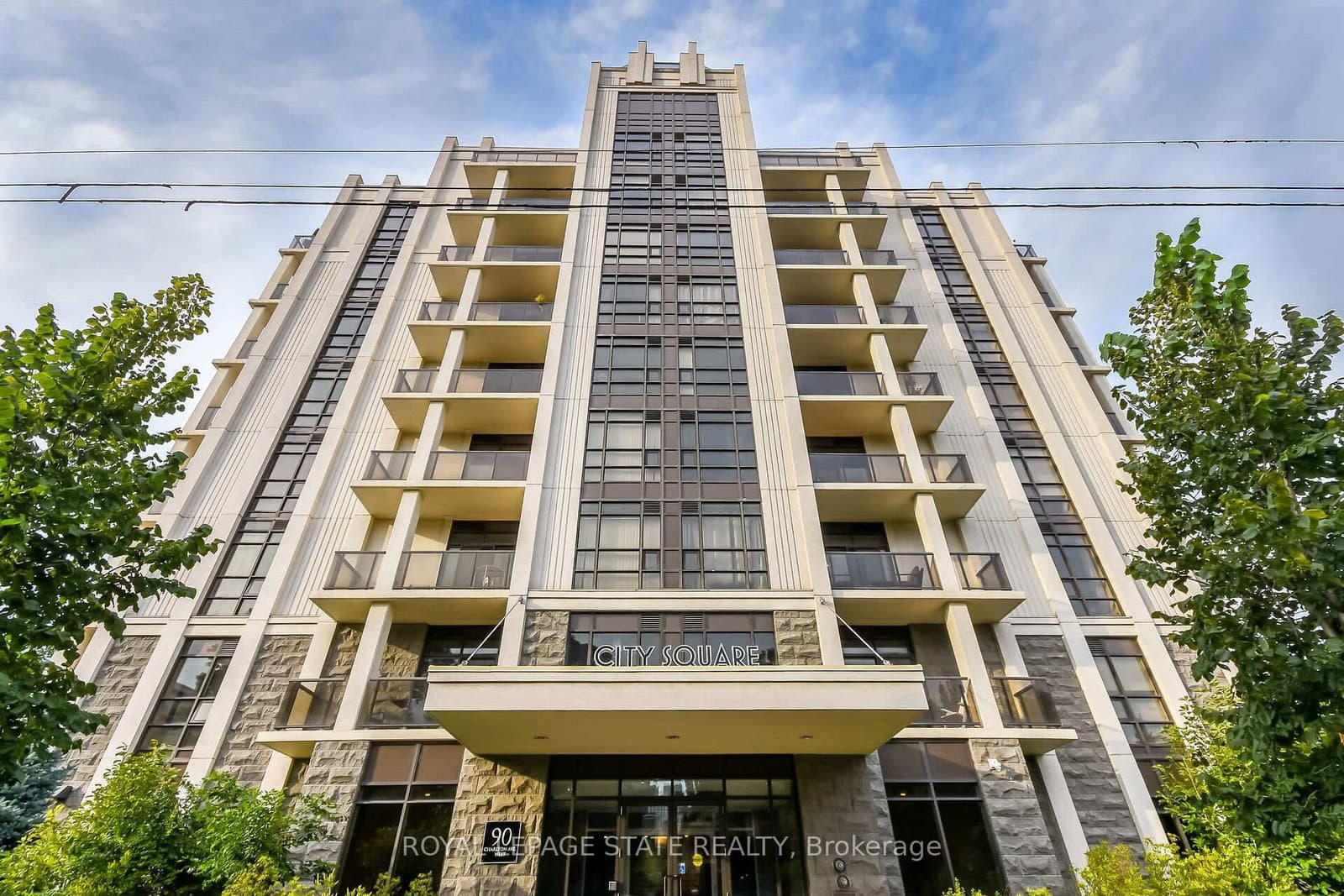 #804 - 90 Charlton Avenue W