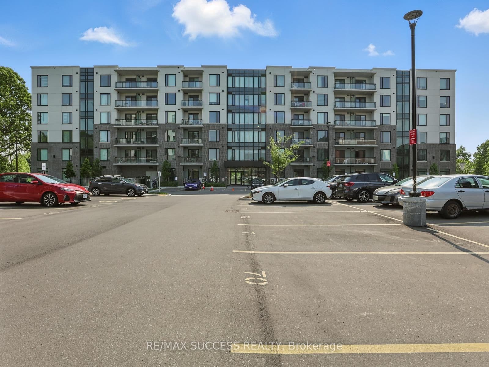 #411 - 103 Roger Street