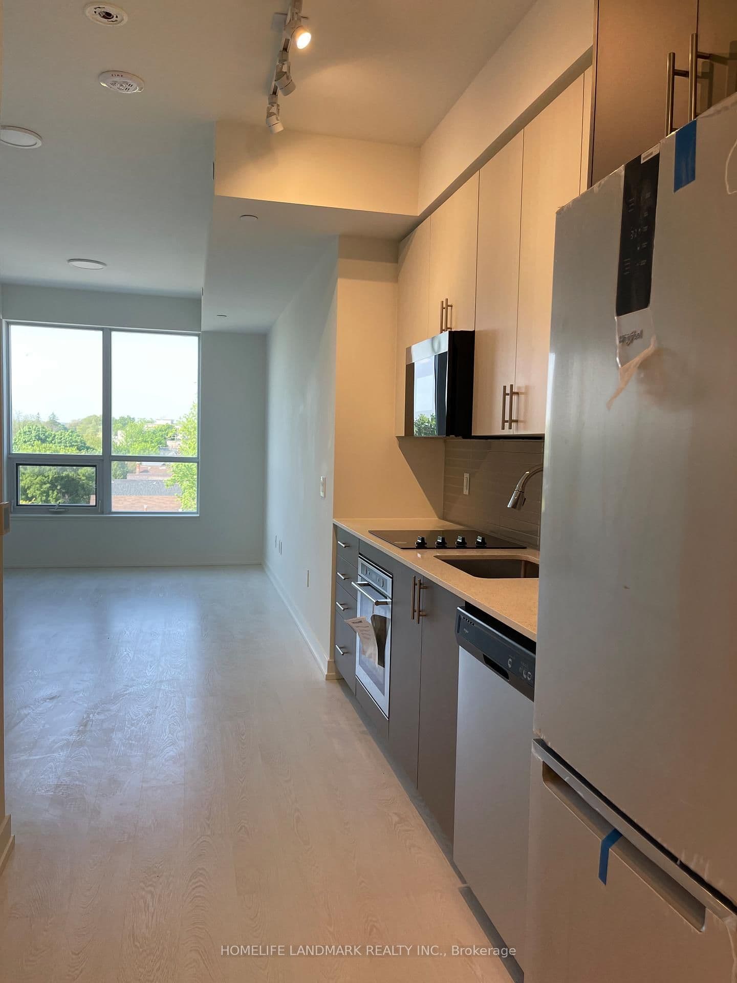 415 MAIN Street W, Unit 617