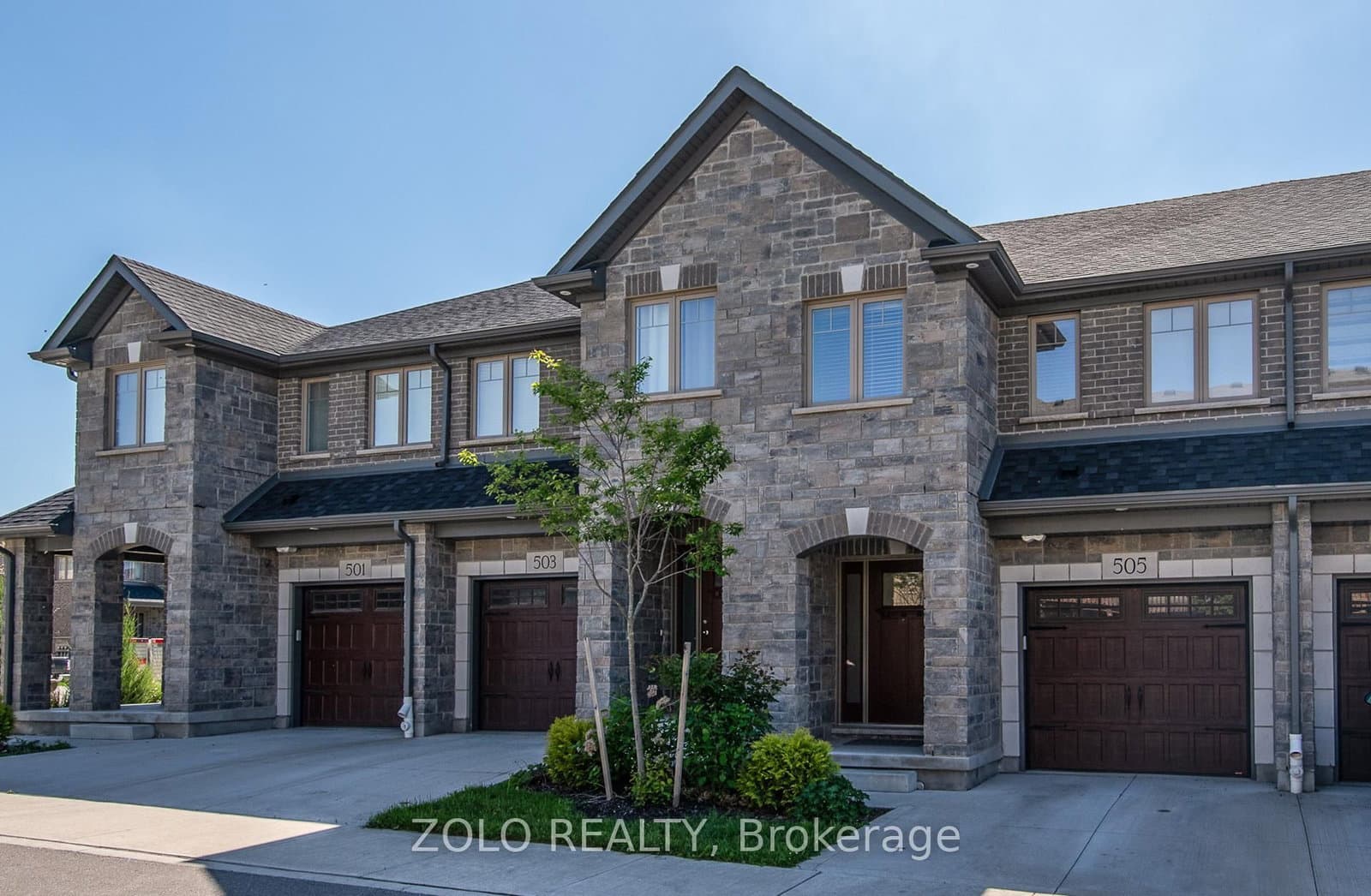 505 Hollybrook Crescent