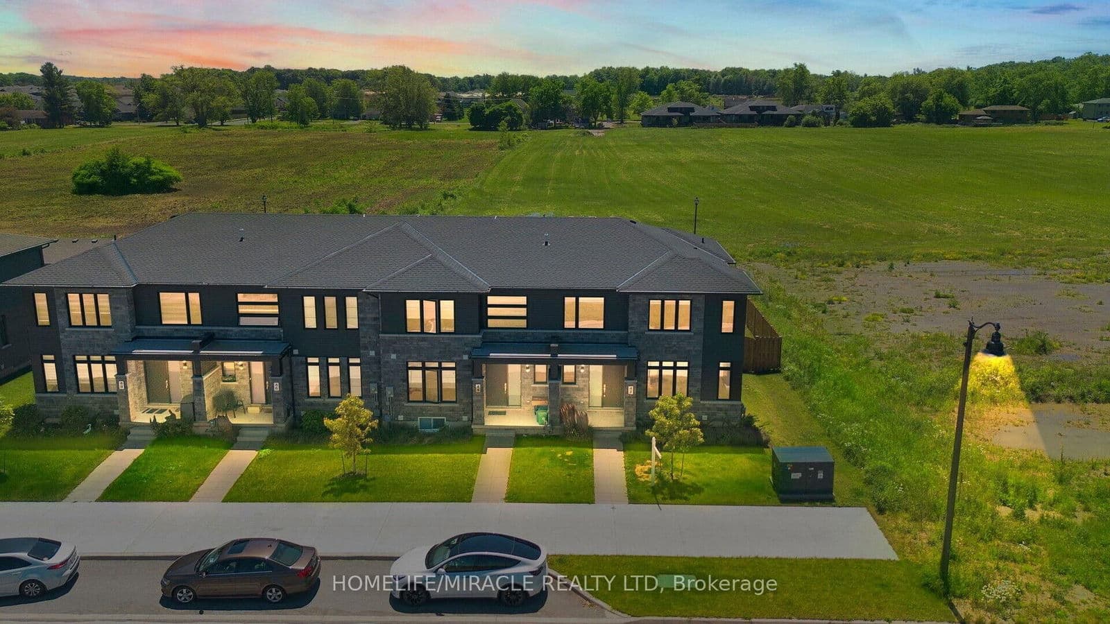 42 Summersides Boulevard