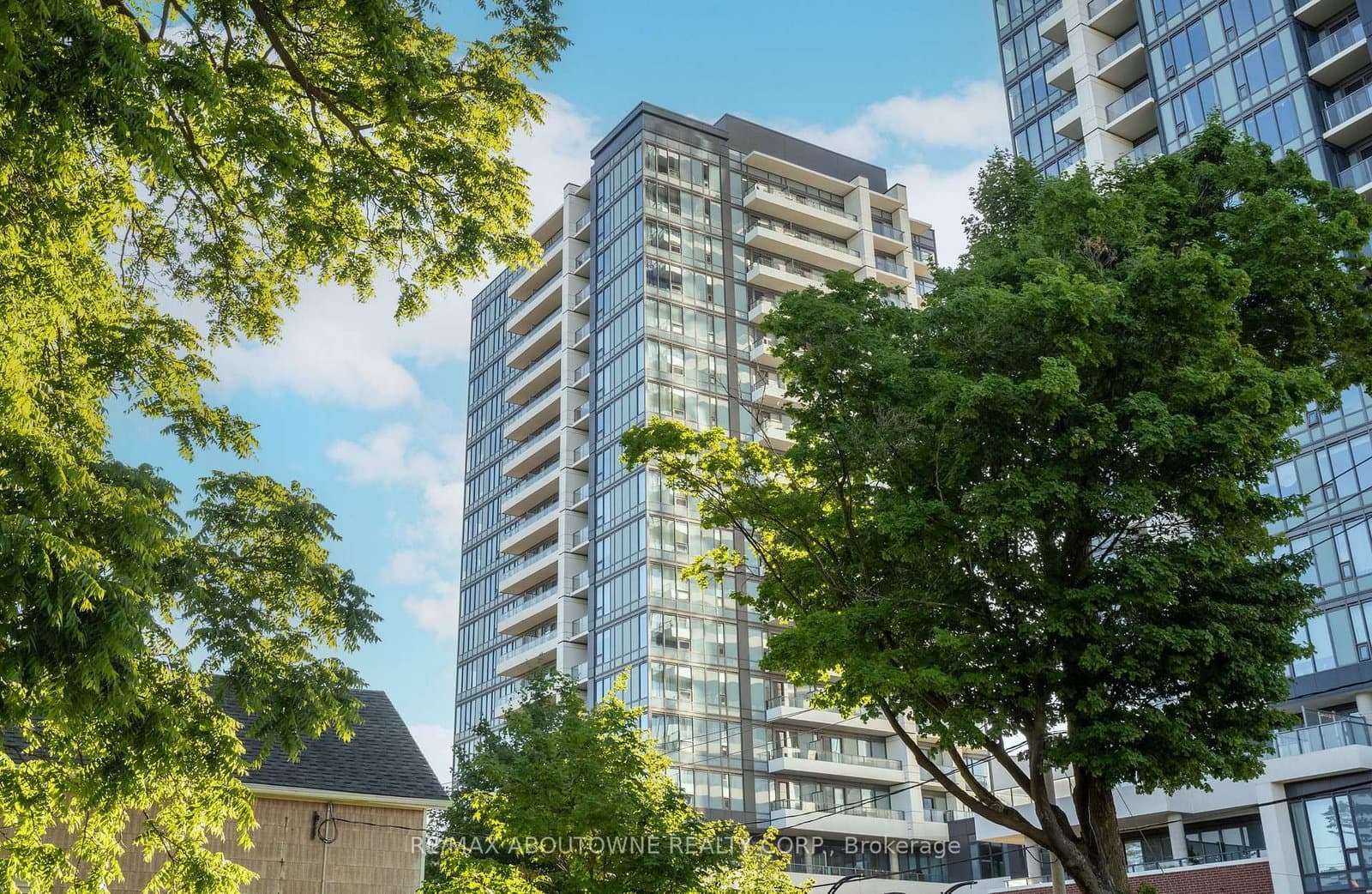 5 Wellington Street S, Unit 1407