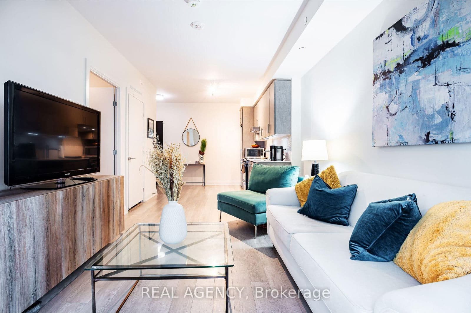 212 King William Street W, Unit 711