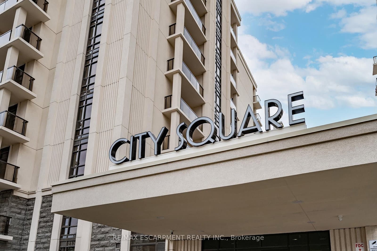 81 Robinson Street, Unit 103