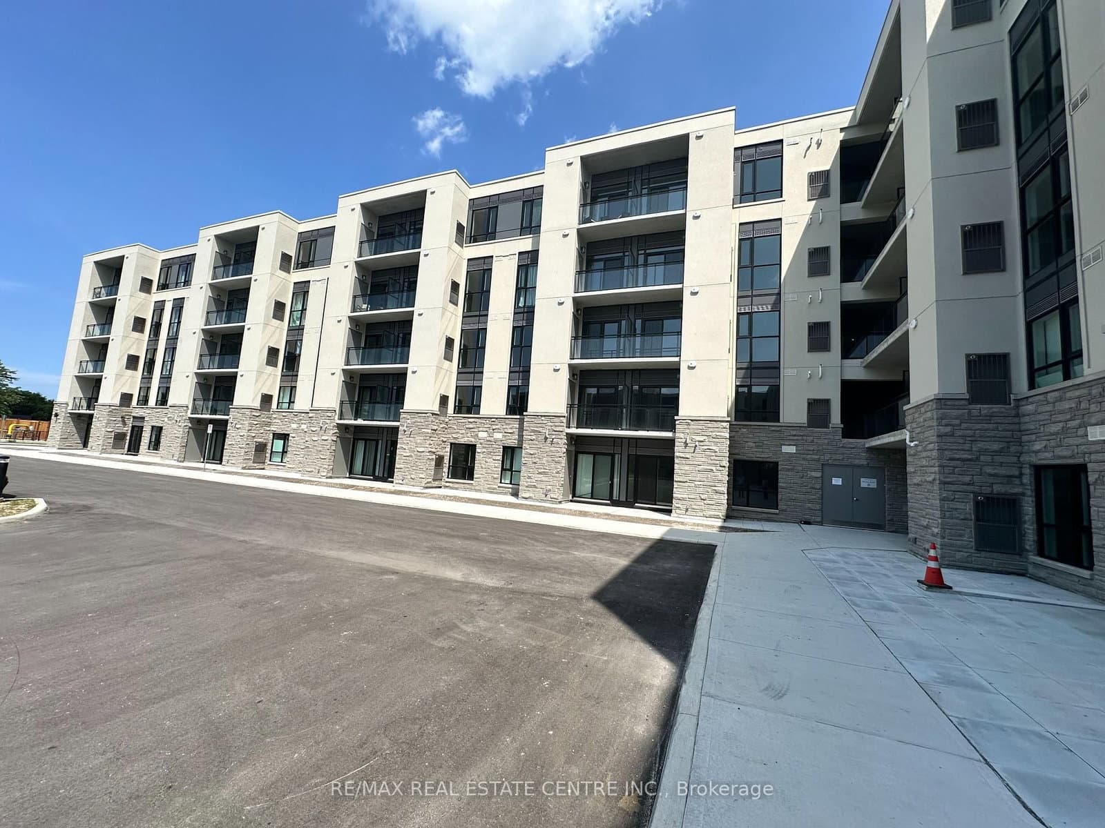 50 Herrick Avenue, Unit 246