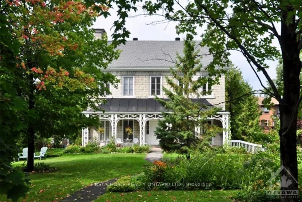 635 RICHMOND Road, Unit 5