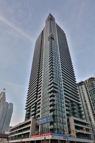 33 Bay at Pinnacle Centre Condos