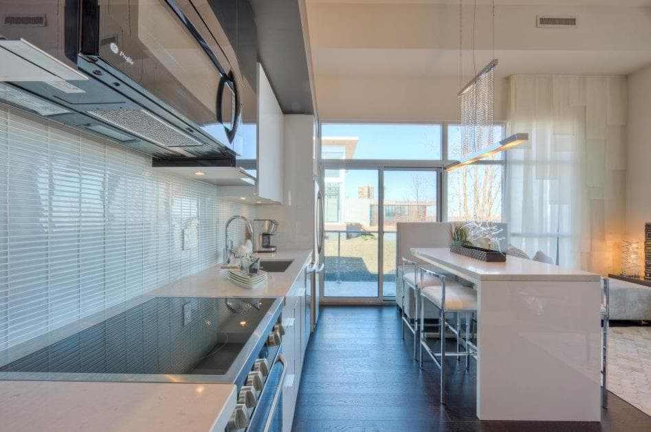 Jade Waterfront Condos - Image 18