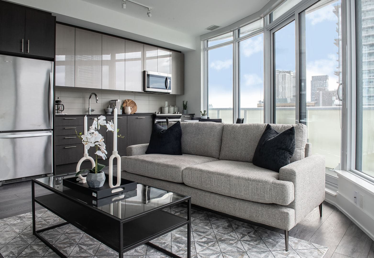 Stanley Condos - Image 17