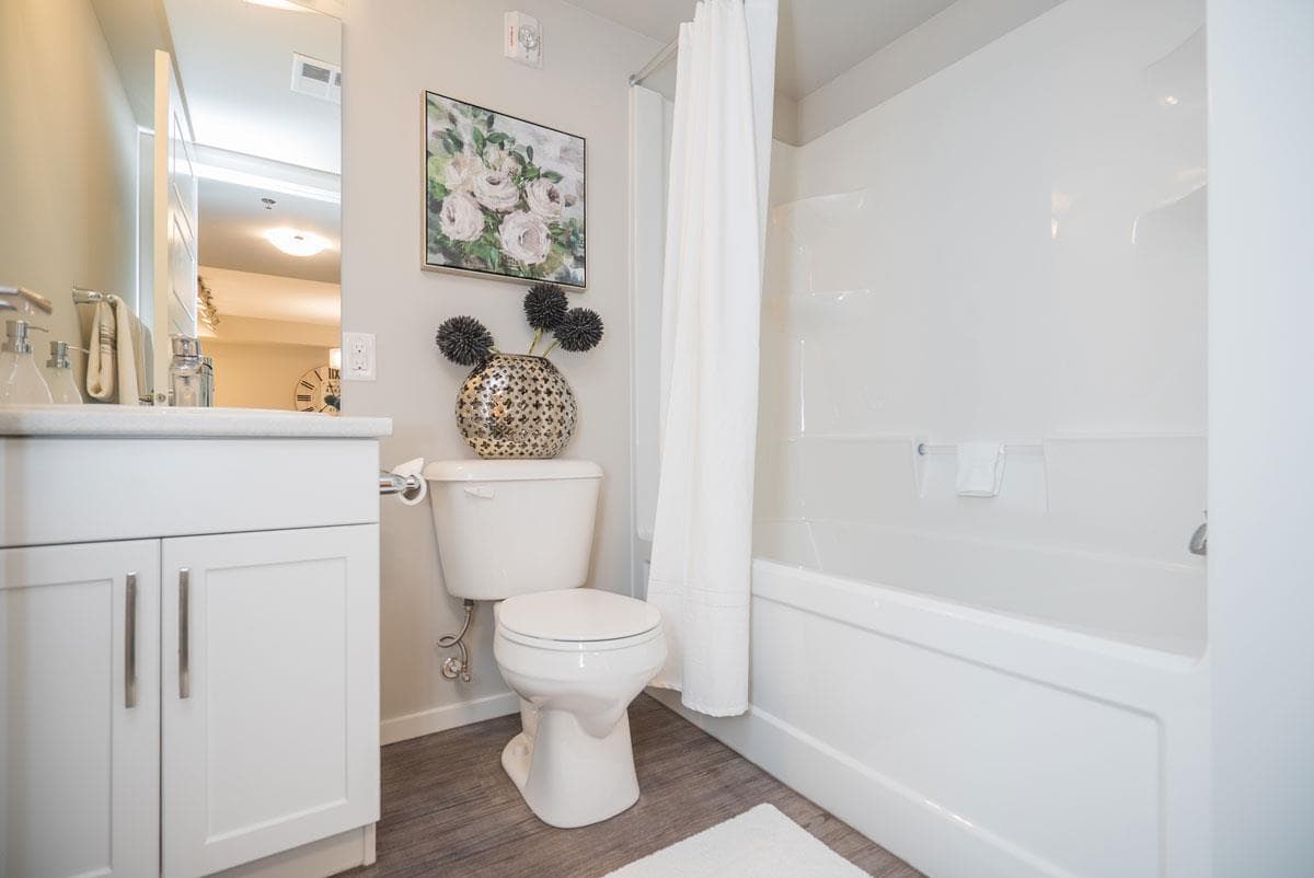 The Charles Condos - Image 17