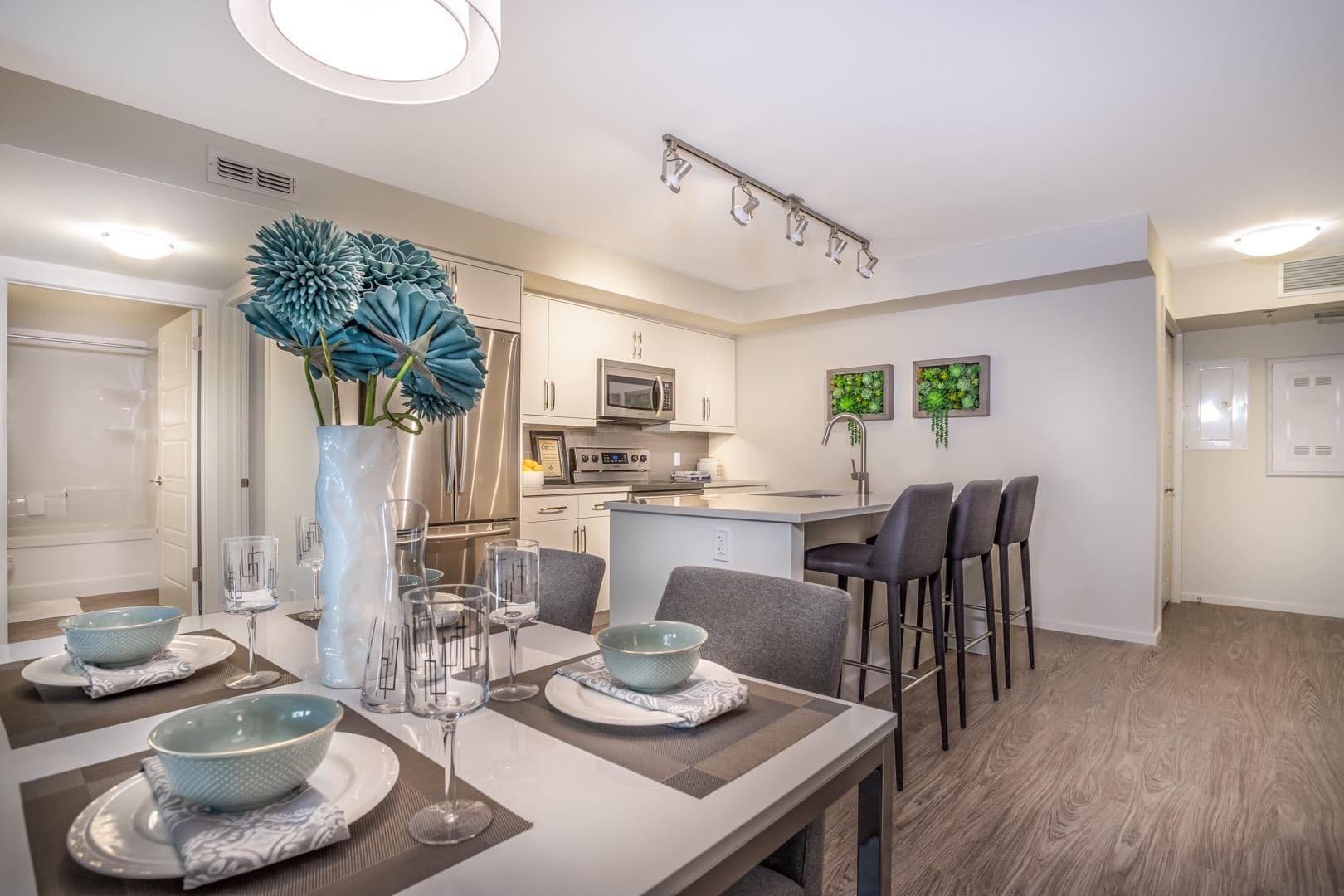 The Charles Condos - Image 11