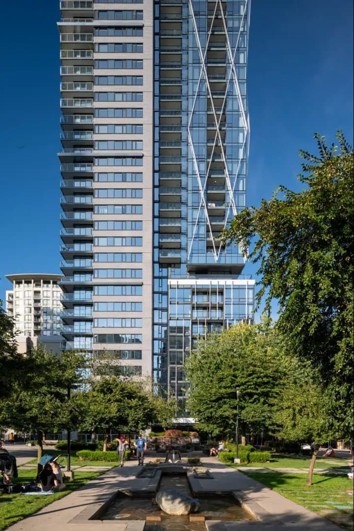 8X ON THE PARK Condos - Image 9