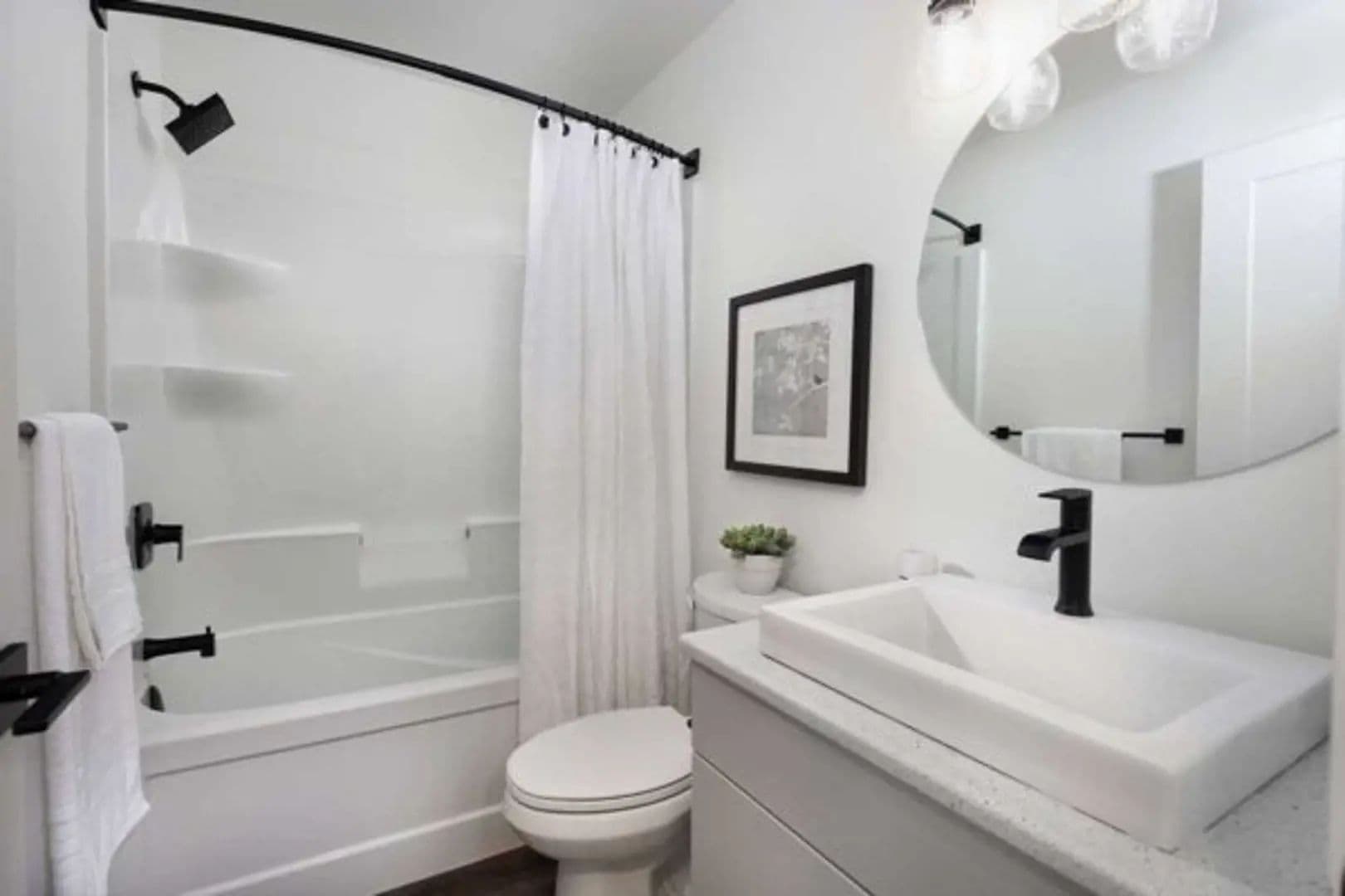 Flora North Condos - Image 14