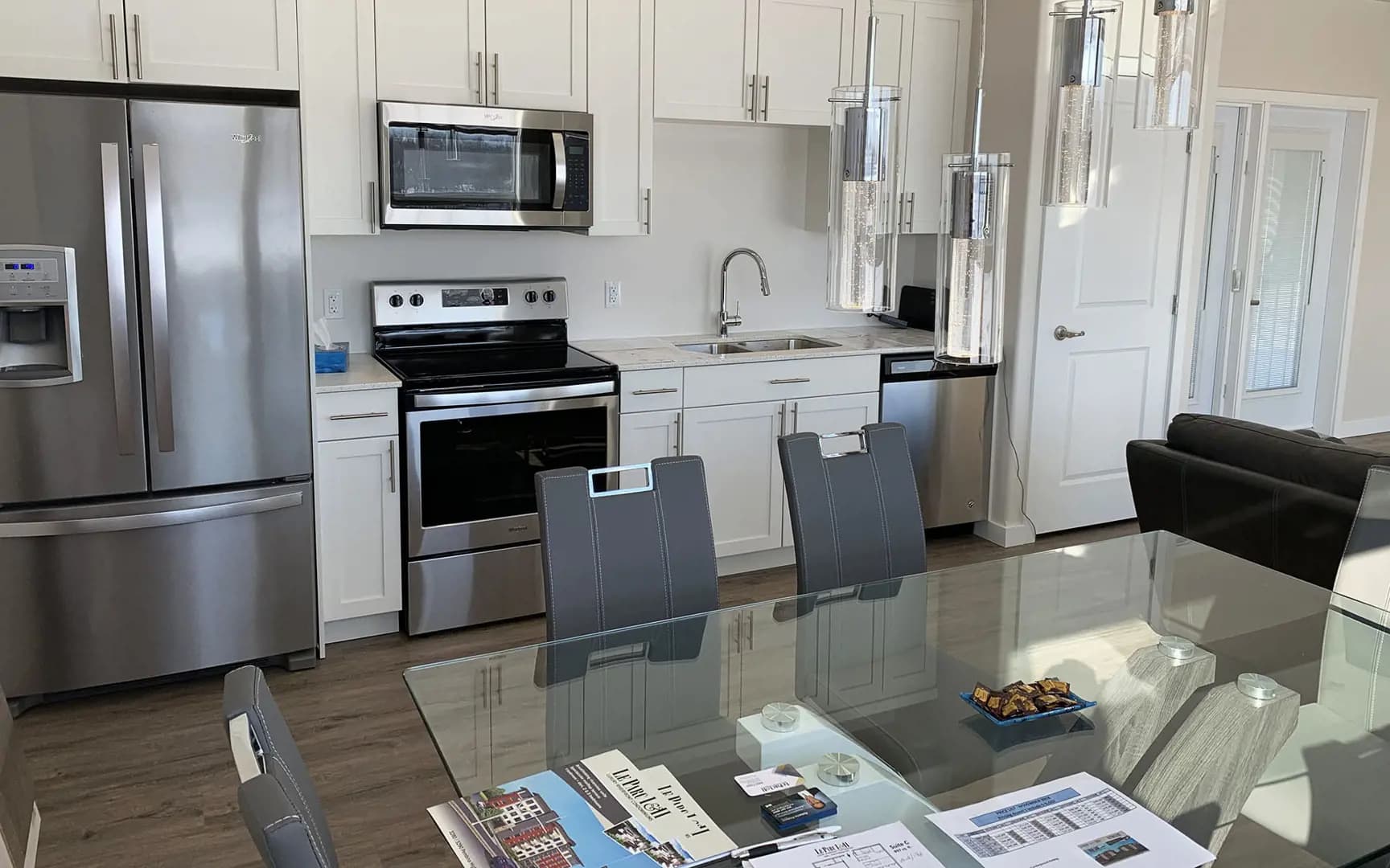 Le Parc I & II Condos - Image 4