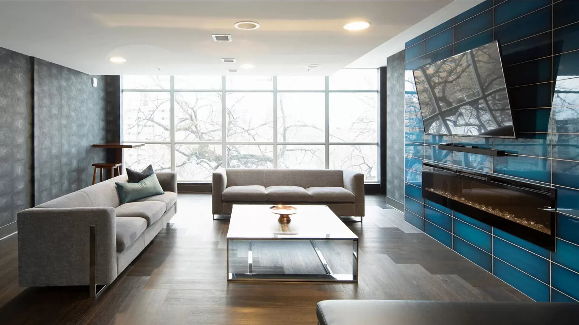 390 On The River Condos - Image 5