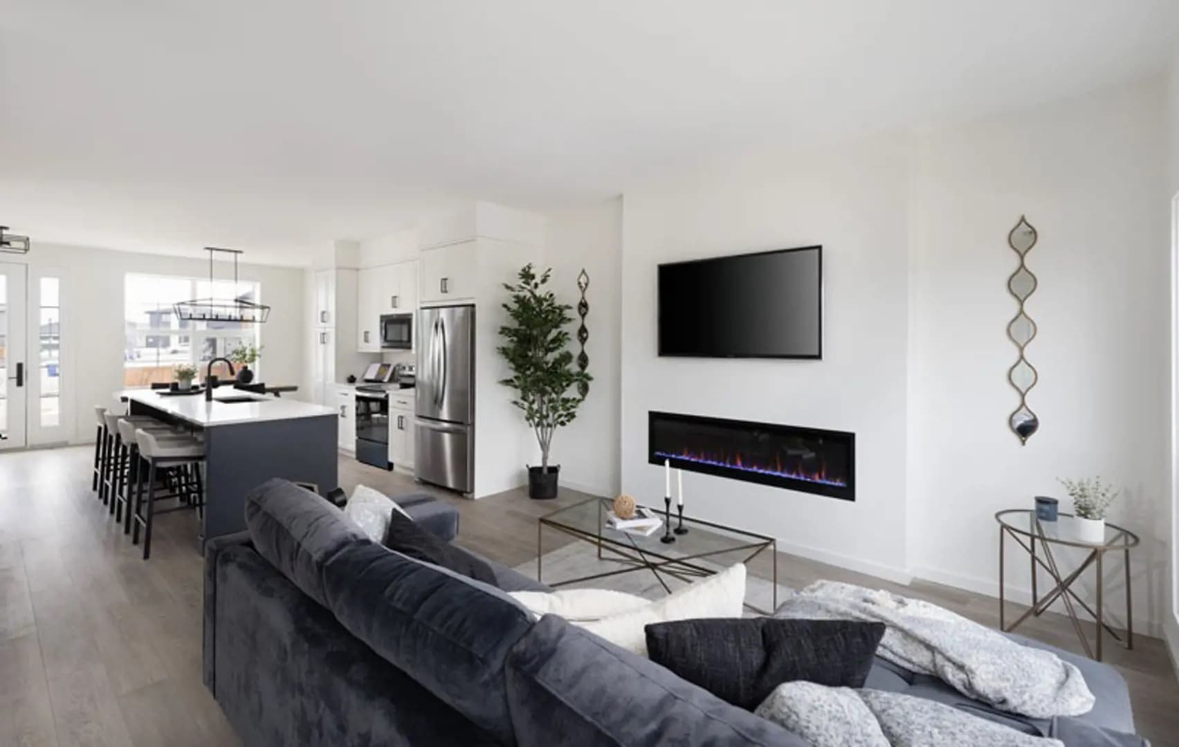 Flora West Condos - Image 2