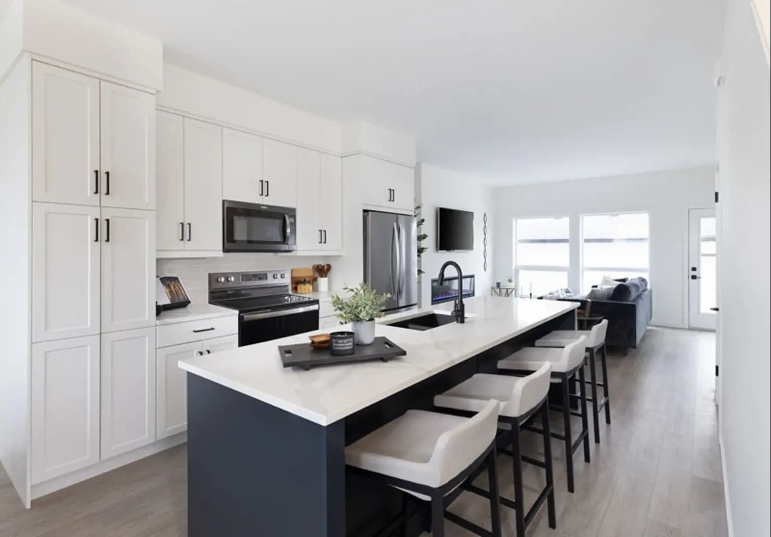 Flora West Condos - Image 4