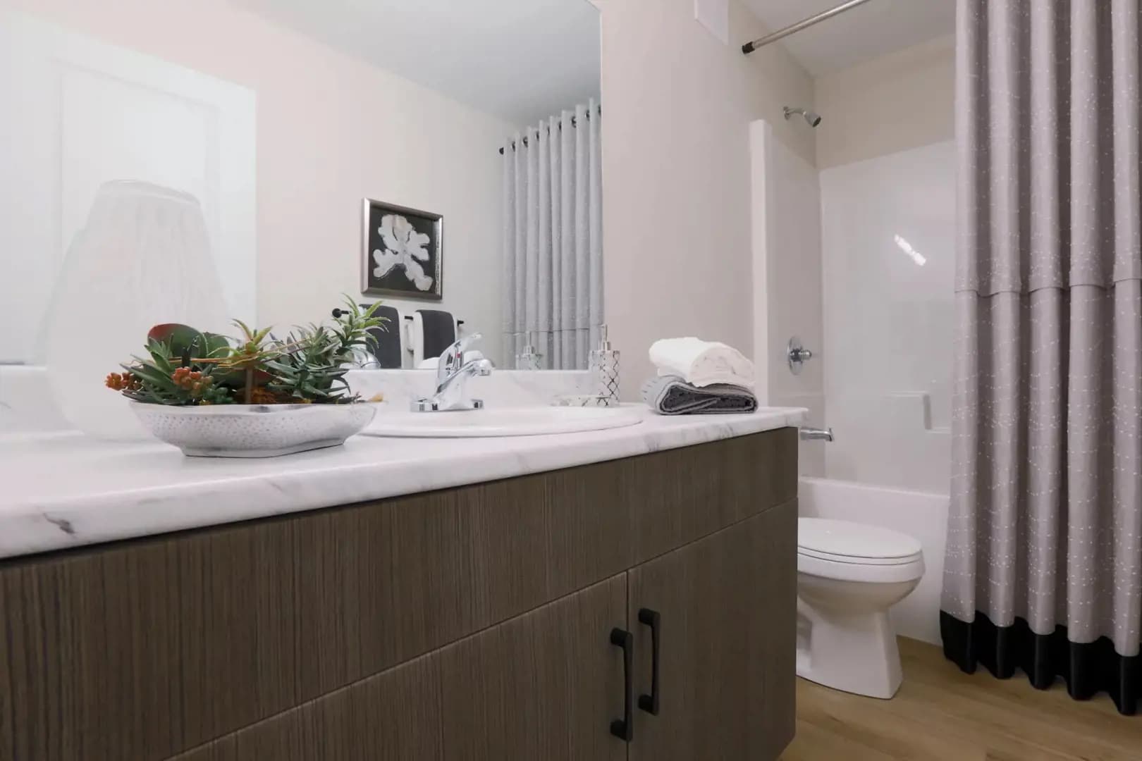 Prairie Pointe by Hilton Homes - Image 15